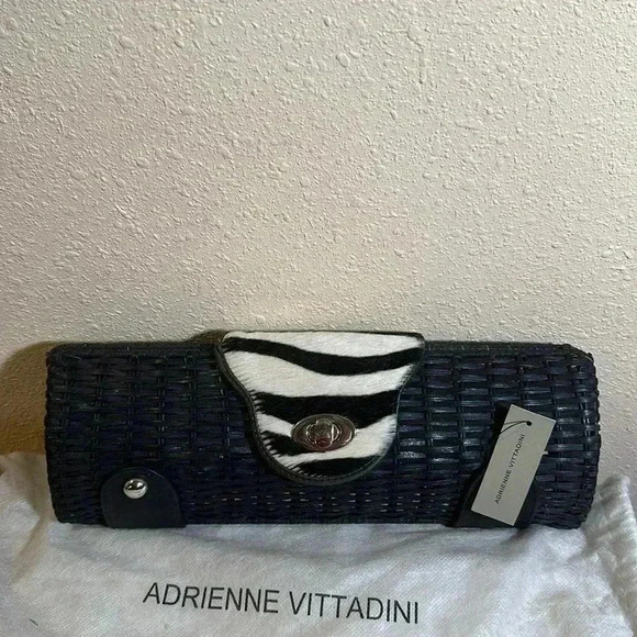 Adrienne Vittadini handbag - Picture 2 of 6